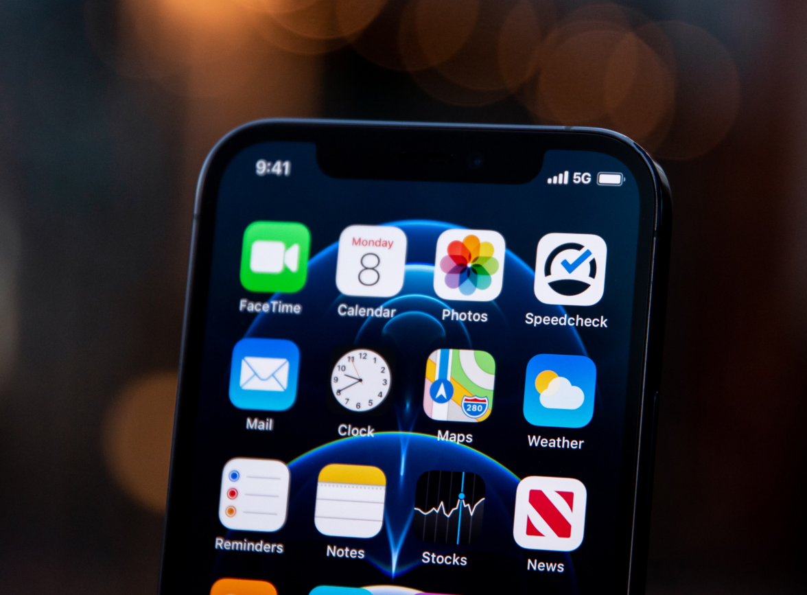 虹口苹果手机维修分享为什么 iPhone 12 在冬季会自动关机 